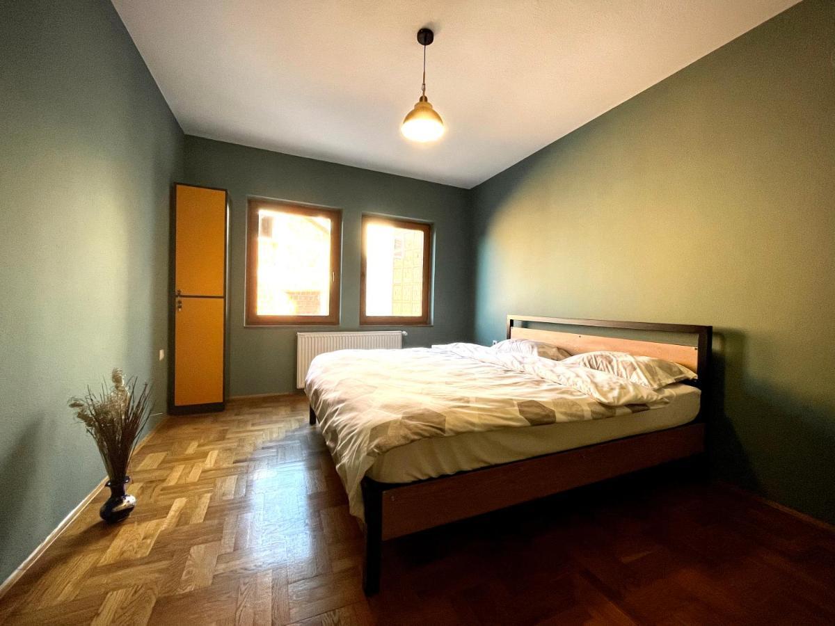 Hostel Prishtina Backpackers Приштина Екстер'єр фото