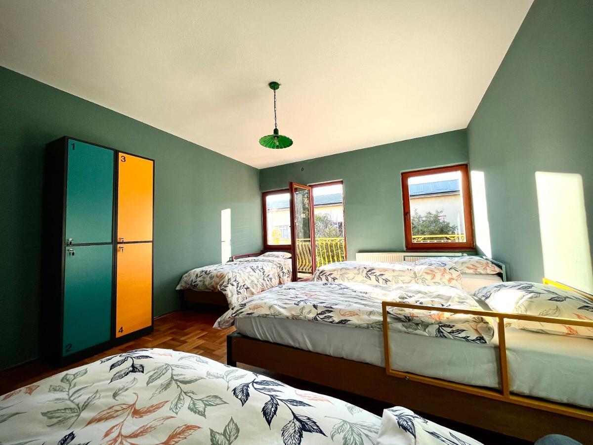 Hostel Prishtina Backpackers Приштина Екстер'єр фото