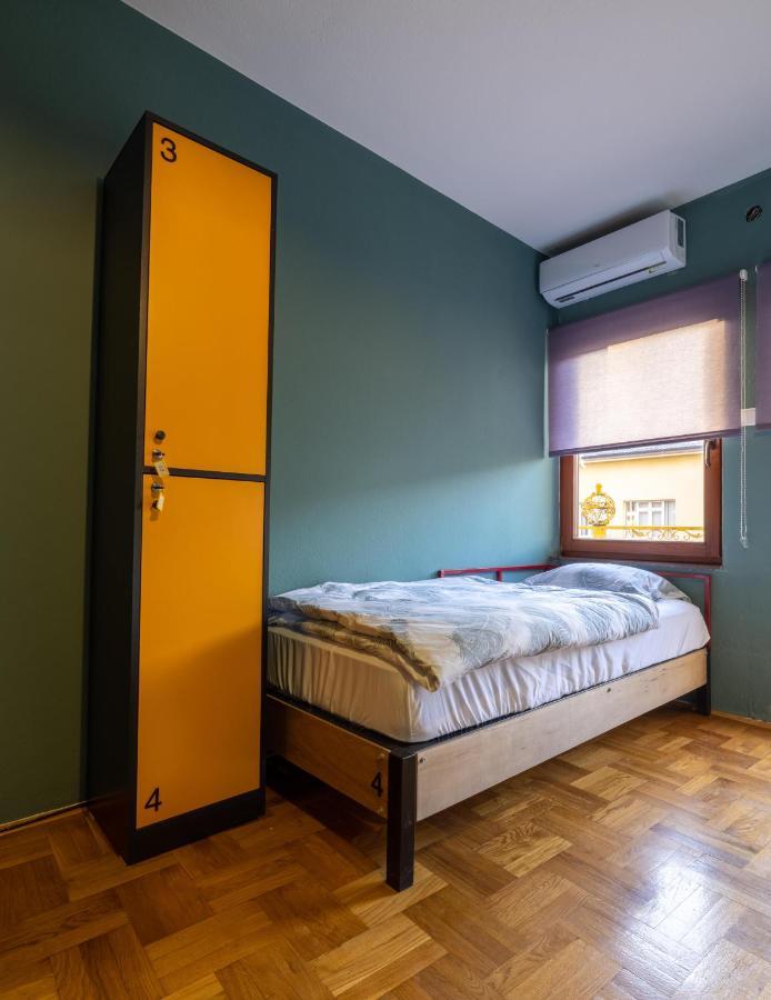 Hostel Prishtina Backpackers Приштина Екстер'єр фото