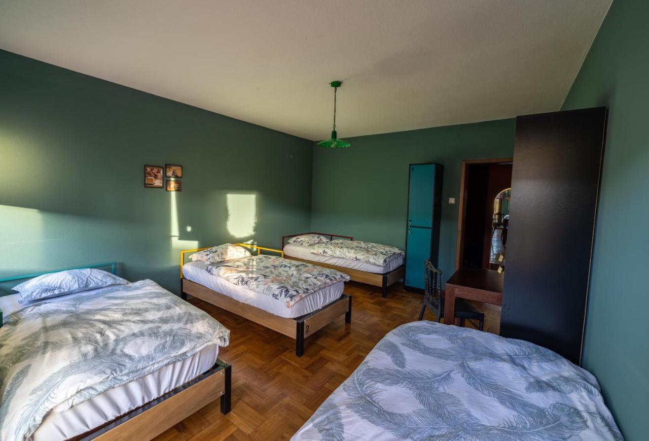 Hostel Prishtina Backpackers Приштина Екстер'єр фото