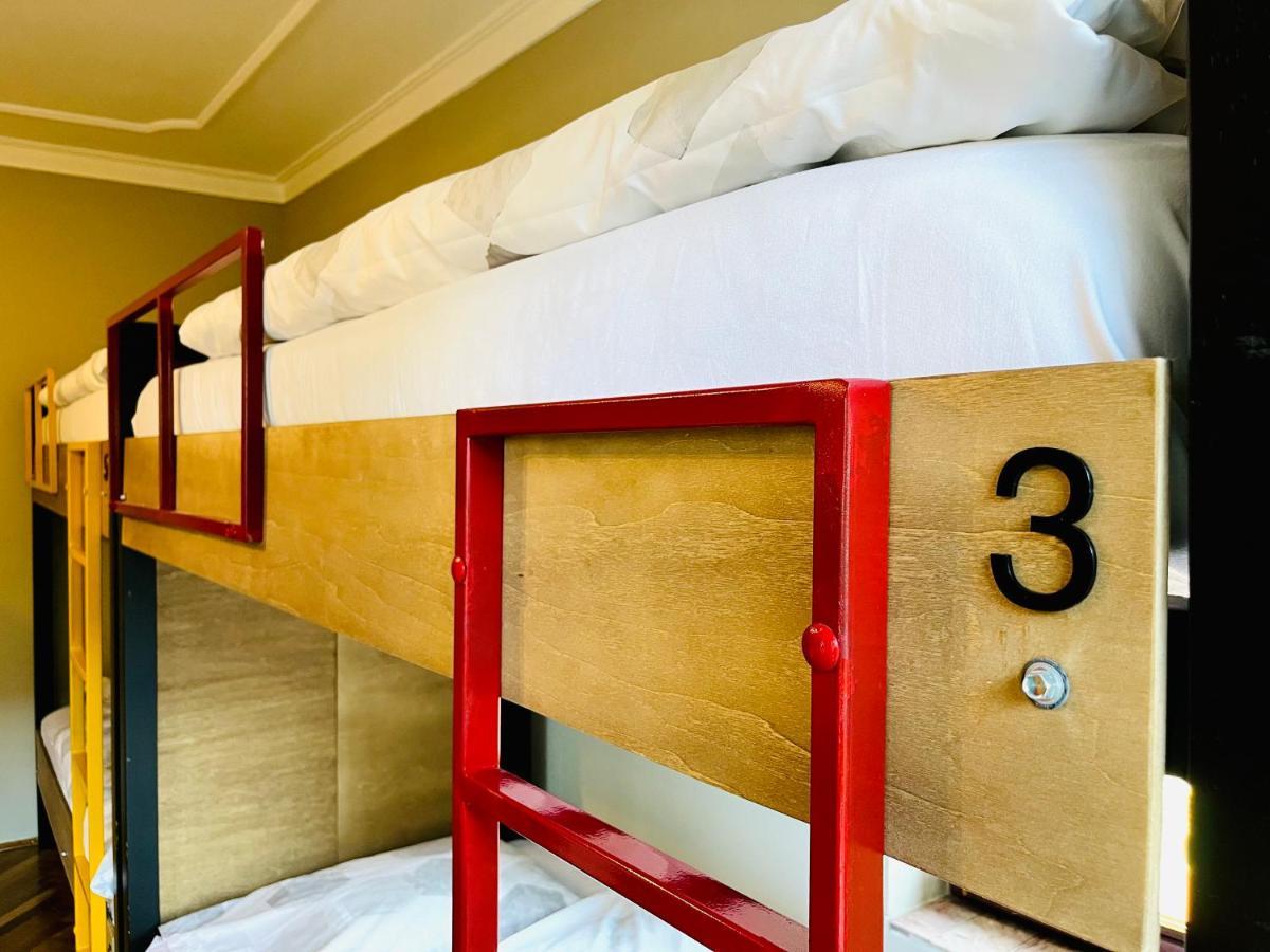 Hostel Prishtina Backpackers Приштина Екстер'єр фото